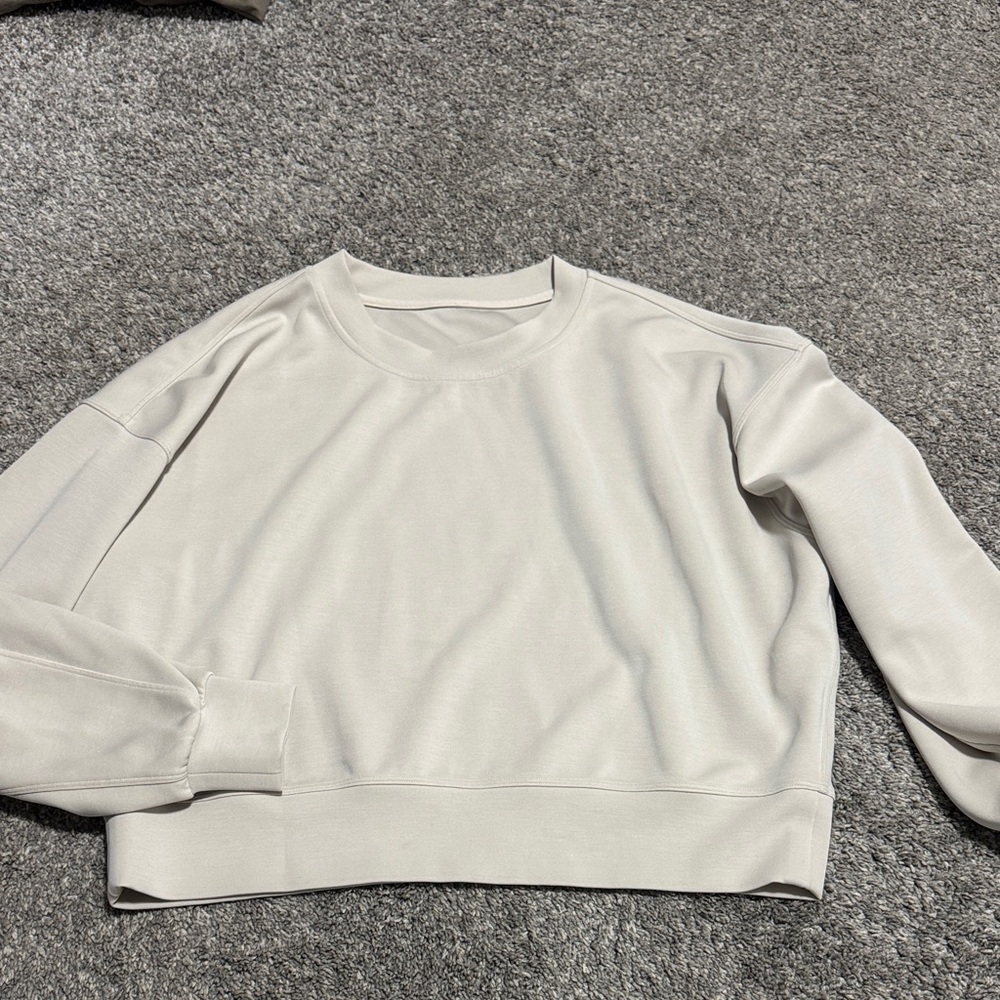 Lululemon Softstreme cropped crew